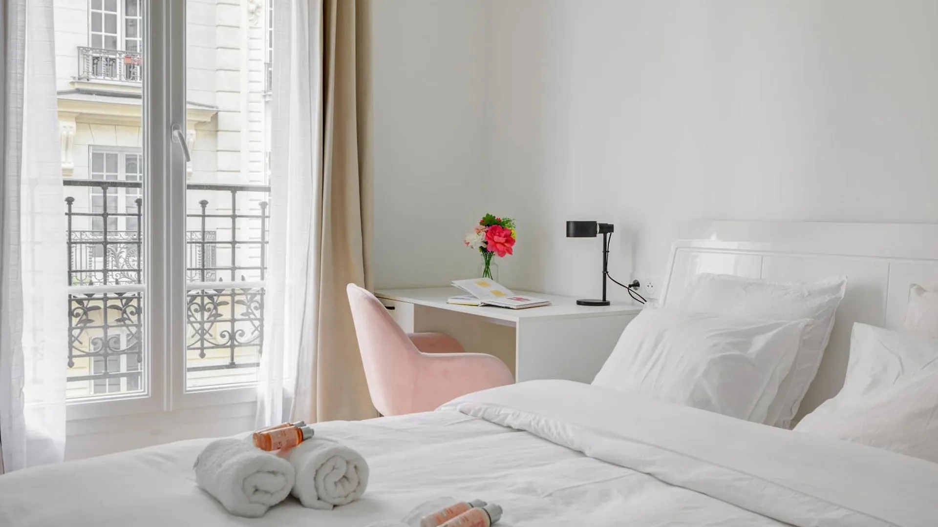 Parisian Elegance - Luxury In Daumesnil Apartment