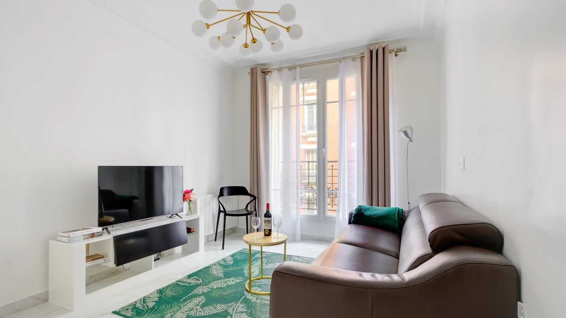 Parisian Elegance - Luxury In Daumesnil Apartment